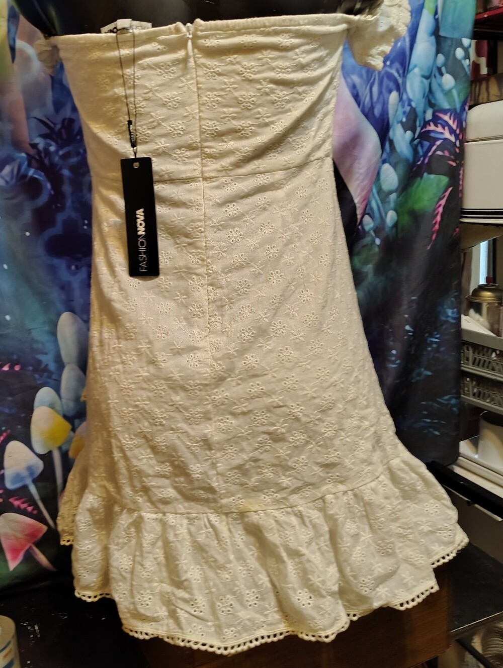 NWT Fashion Nova Eyelet Ruffled Skirt Off-Shoulder Mini Dress Pure White Size M - Picture 4 of 16